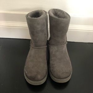 Short Gray Uggs